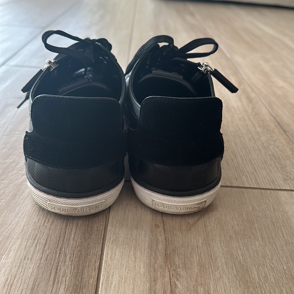 Men’s Leather Louis Vuitton Sneakers (9) - Picture 3 of 5